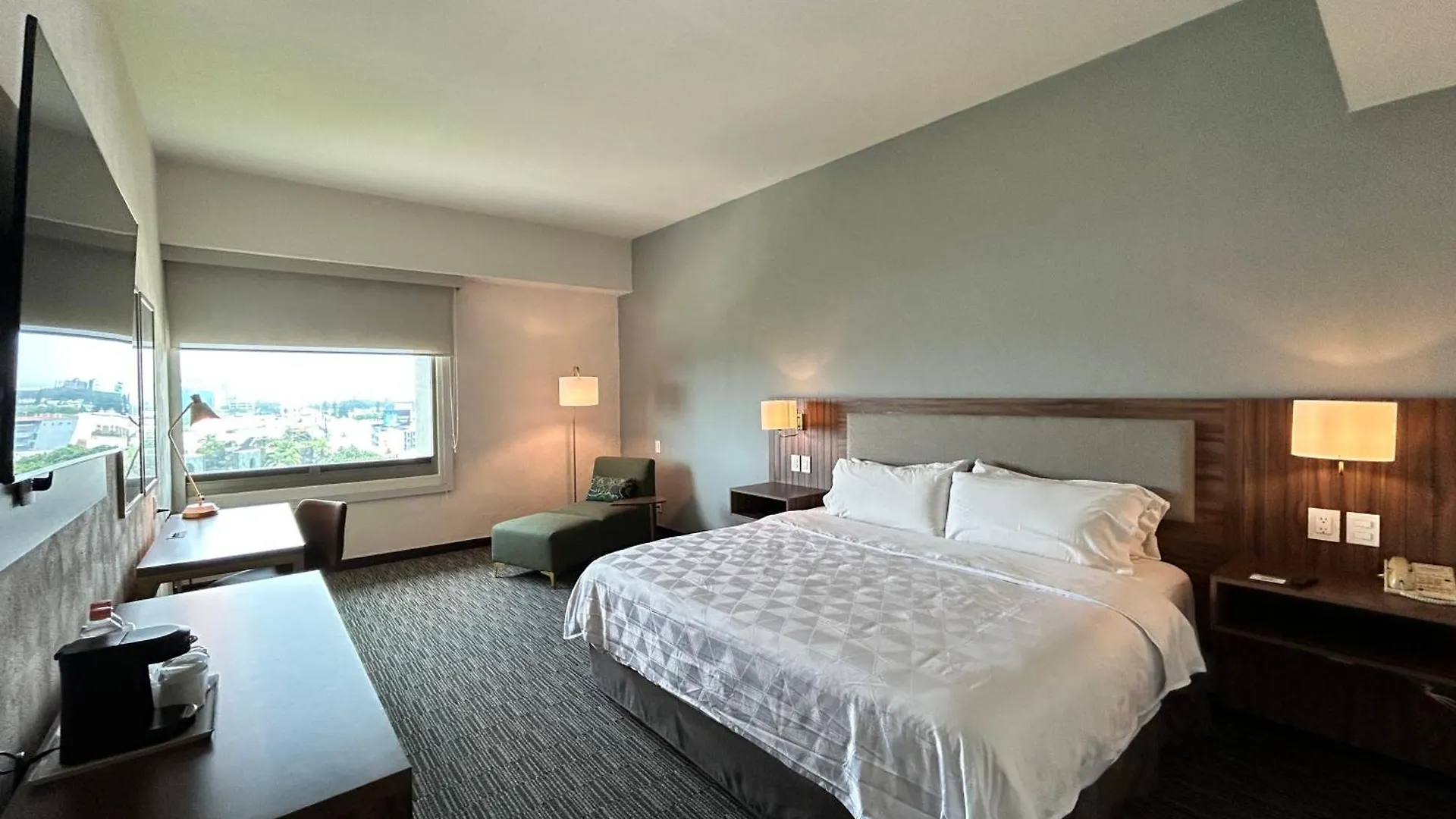Holiday Inn Guadalajara Select By Ihg contacts